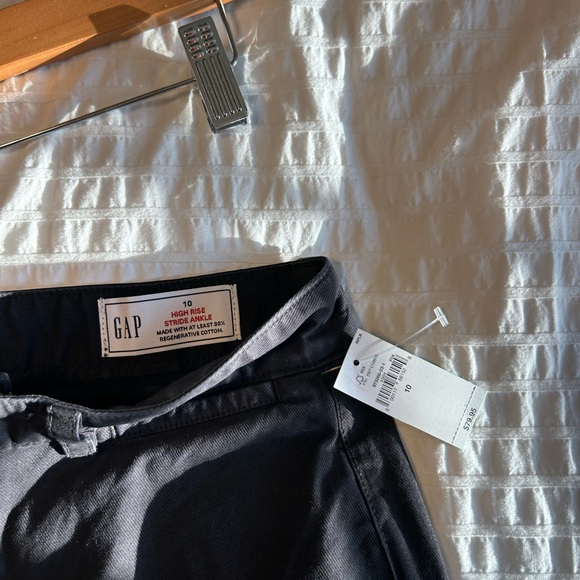 NWT Gap wide leg angle khakis - Picture 5 of 5